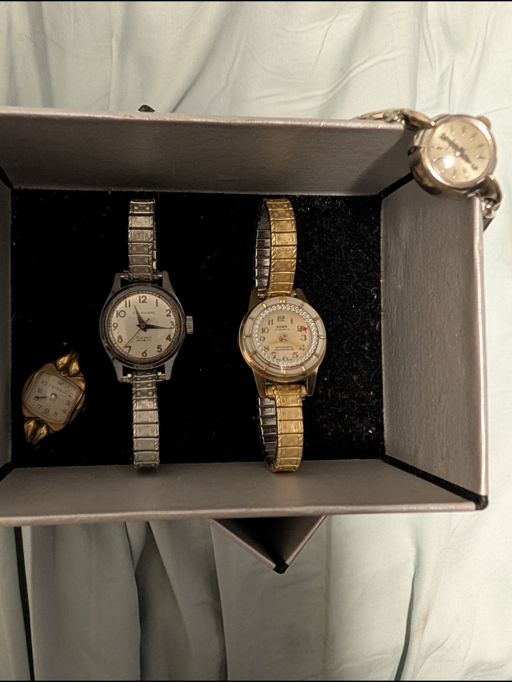 Womens classic lot of wrist watches